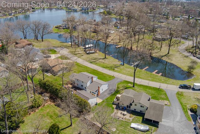 4040 Rollins Avenue, Waterford Charter Township, MI 48329