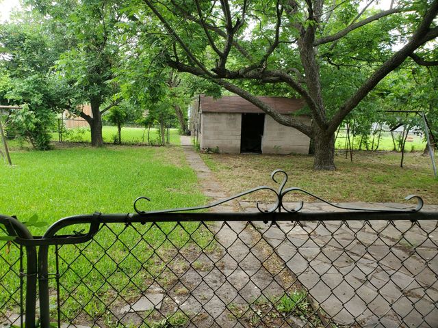 2612 Plesant Drive, Dallas, TX 75227