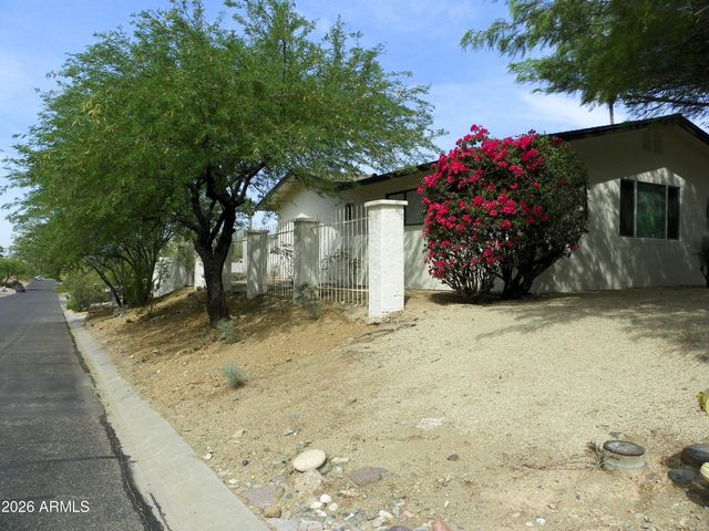 9402 N 18TH Street N, Phoenix, AZ 85020