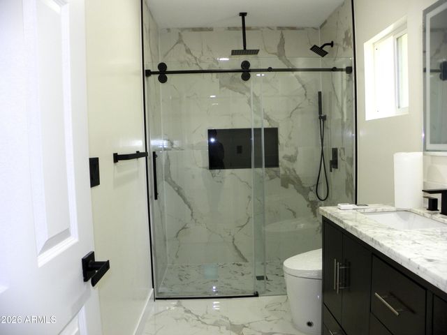 9402 N 18TH Street N, Phoenix, AZ 85020