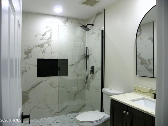 9402 N 18TH Street N, Phoenix, AZ 85020