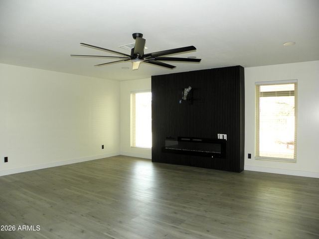 9402 N 18TH Street N, Phoenix, AZ 85020