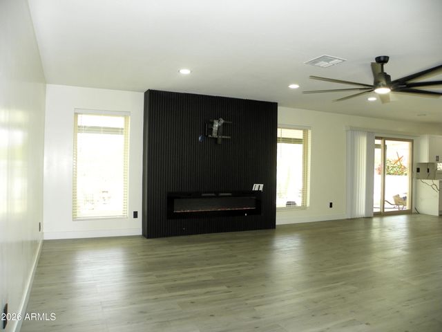 9402 N 18TH Street N, Phoenix, AZ 85020