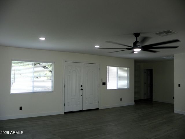 9402 N 18TH Street N, Phoenix, AZ 85020