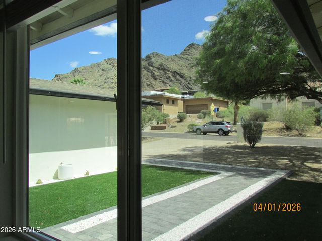 9402 N 18TH Street N, Phoenix, AZ 85020