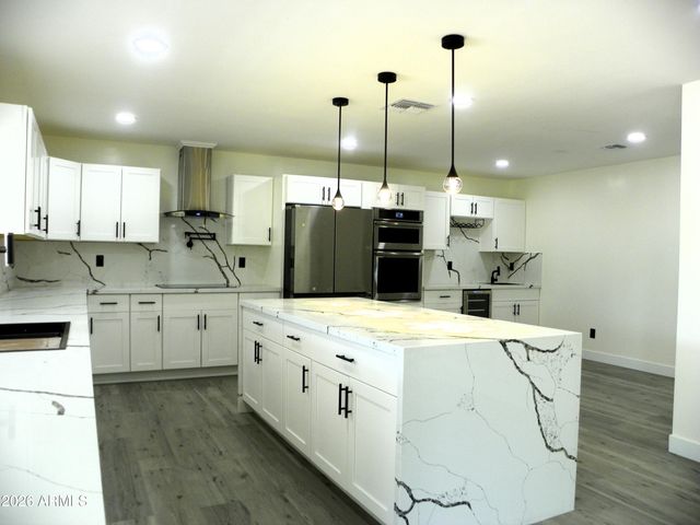 9402 N 18TH Street N, Phoenix, AZ 85020