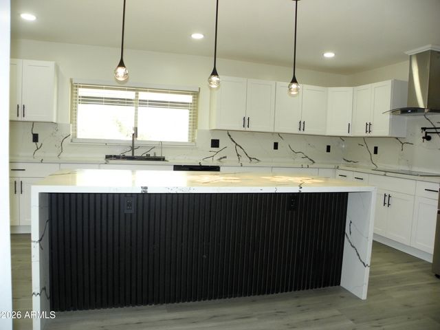 9402 N 18TH Street N, Phoenix, AZ 85020