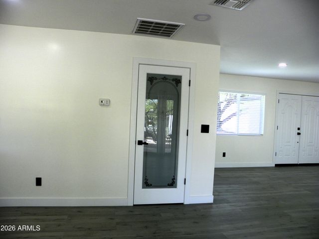 9402 N 18TH Street N, Phoenix, AZ 85020