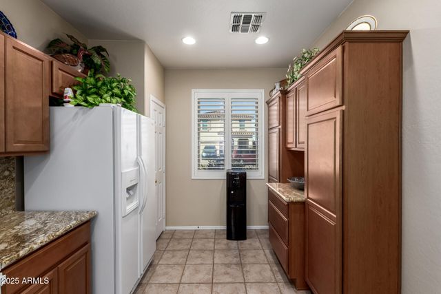 6833 S 70TH Drive, Laveen, AZ 85339