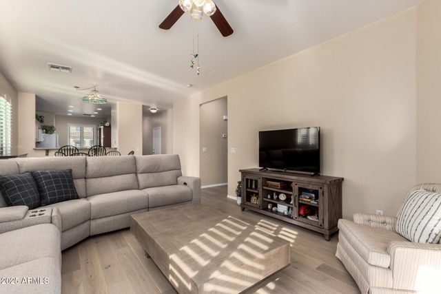 6833 S 70TH Drive, Laveen, AZ 85339