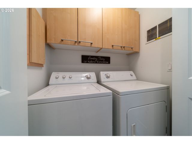 400 W 8TH St 224W, Vancouver, WA 98660