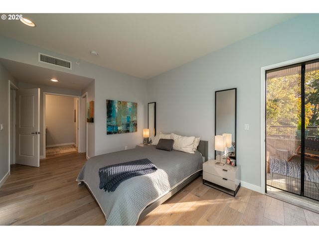 400 W 8TH St 224W, Vancouver, WA 98660