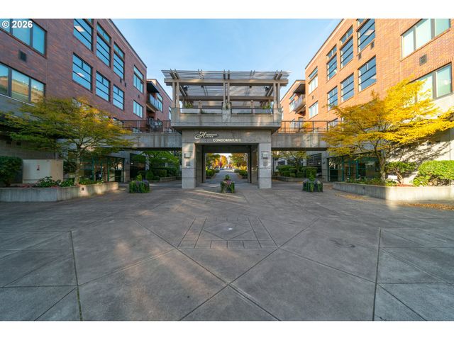 400 W 8TH St 224W, Vancouver, WA 98660