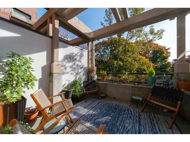 400 W 8TH St 224W, Vancouver, WA 98660