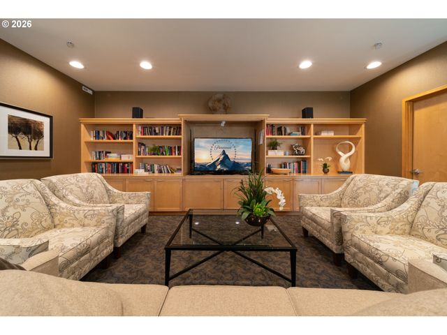 400 W 8TH St 224W, Vancouver, WA 98660