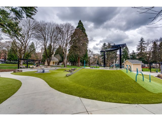 400 W 8TH St 224W, Vancouver, WA 98660