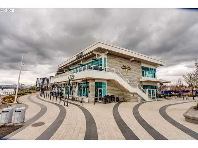 400 W 8TH St 224W, Vancouver, WA 98660