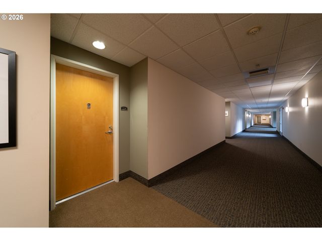 400 W 8TH St 224W, Vancouver, WA 98660