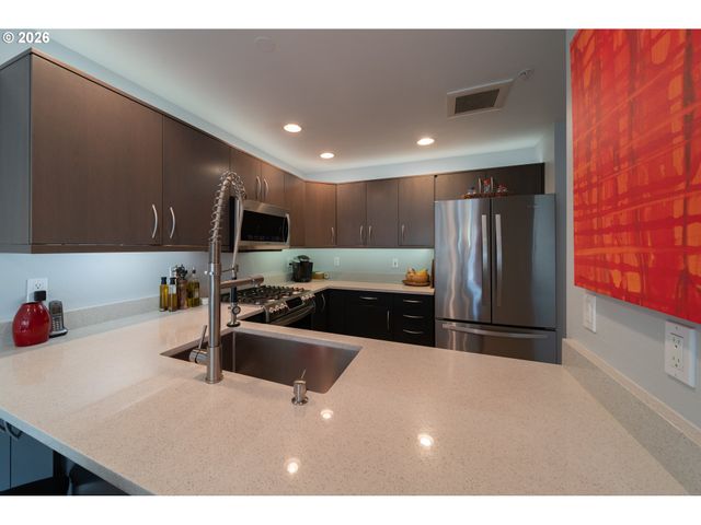 400 W 8TH St 224W, Vancouver, WA 98660