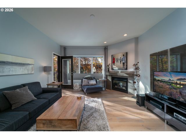 400 W 8TH St 224W, Vancouver, WA 98660