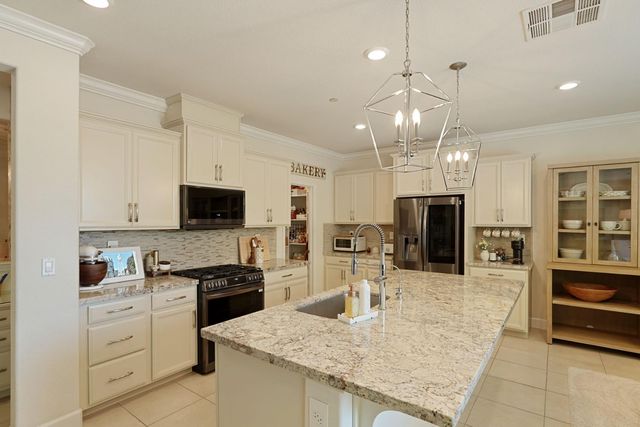 1991 Lovejoy Ave, Manteca, CA 95337