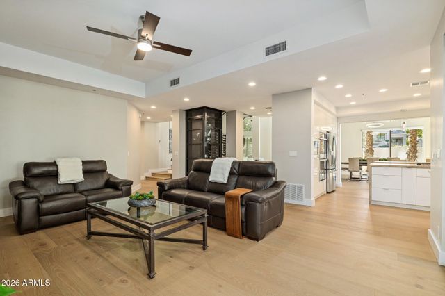 7425 E GAINEY RANCH Road 50, Scottsdale, AZ 85258