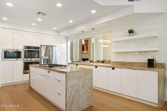 7425 E GAINEY RANCH Road 50, Scottsdale, AZ 85258