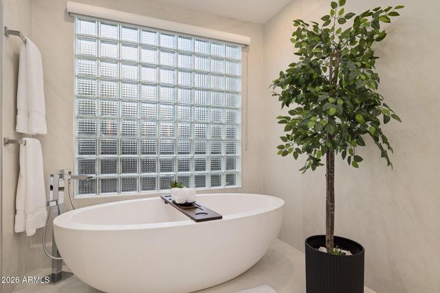 7425 E GAINEY RANCH Road 50, Scottsdale, AZ 85258