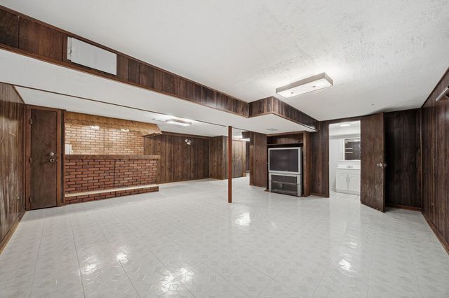 5017 W 101st Street, Oak Lawn, IL 60453