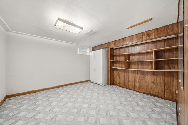 5017 W 101st Street, Oak Lawn, IL 60453