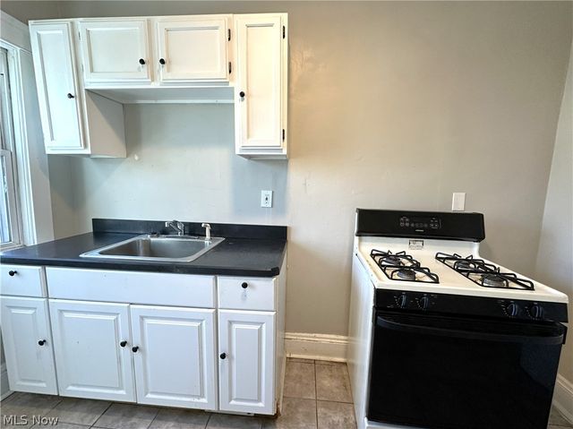 1672 Lockwood Avenue 6, East Cleveland, OH 44112