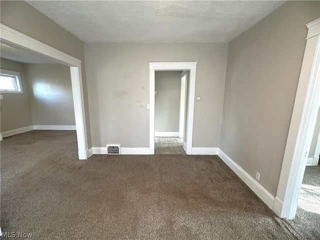 1672 Lockwood Avenue 6, East Cleveland, OH 44112