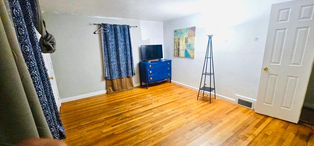 54 Georgetown St, Springfield, MA 01104