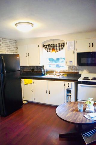 54 Georgetown St, Springfield, MA 01104