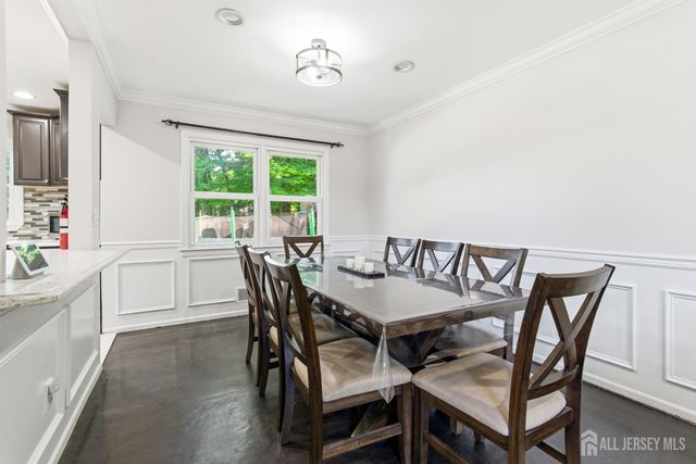 5 McKinley Street, Edison, NJ 08820