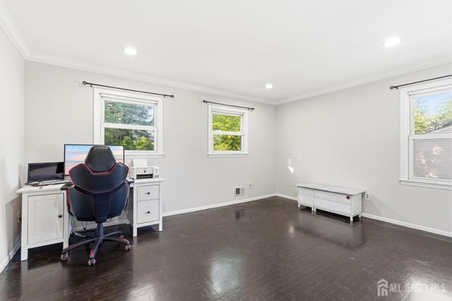 5 McKinley Street, Edison, NJ 08820