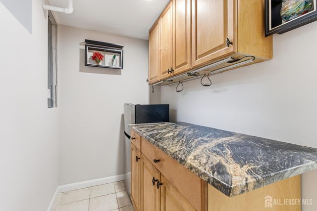 5 McKinley Street, Edison, NJ 08820