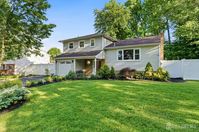5 McKinley Street, Edison, NJ 08820