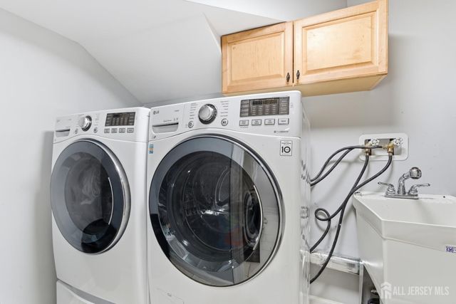 5 McKinley Street, Edison, NJ 08820