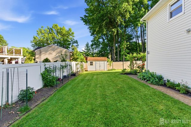 5 McKinley Street, Edison, NJ 08820
