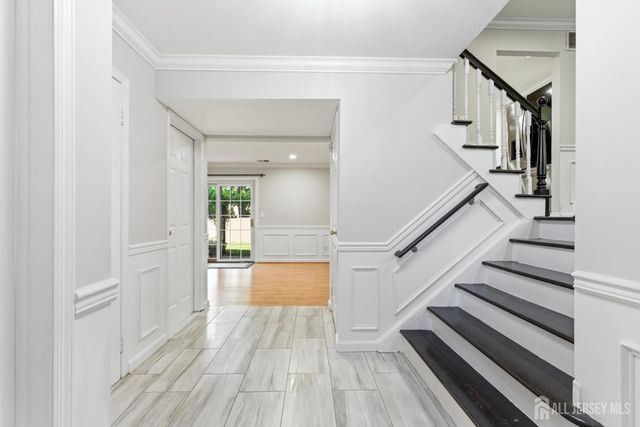 5 McKinley Street, Edison, NJ 08820