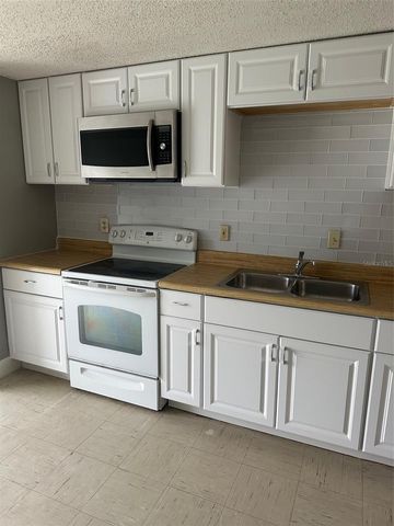 4212 78TH STREET W 4212, Bradenton, FL 34209