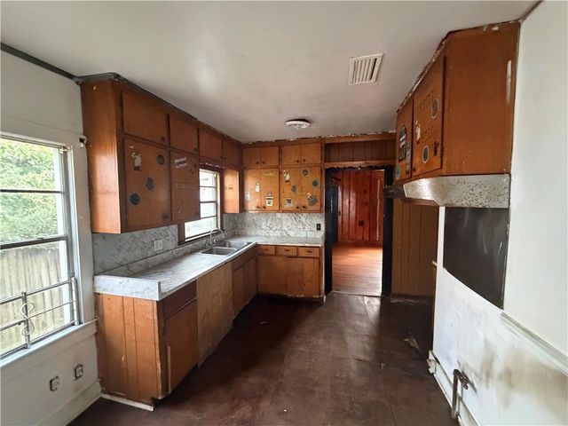 115 10th Avenue, Chickasaw, AL 36611