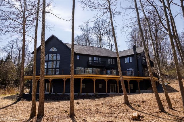 6100 Loch Lomond Court, Solon, OH 44139