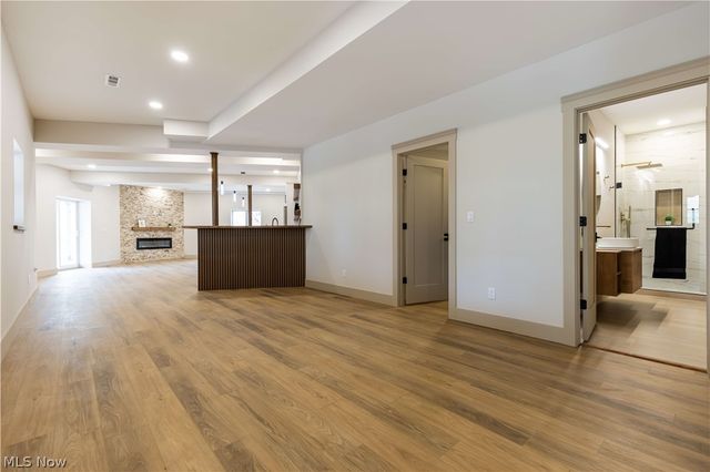 6100 Loch Lomond Court, Solon, OH 44139