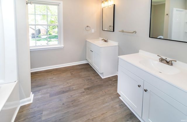 6301 E Oak Street, Evansville, IN 47715