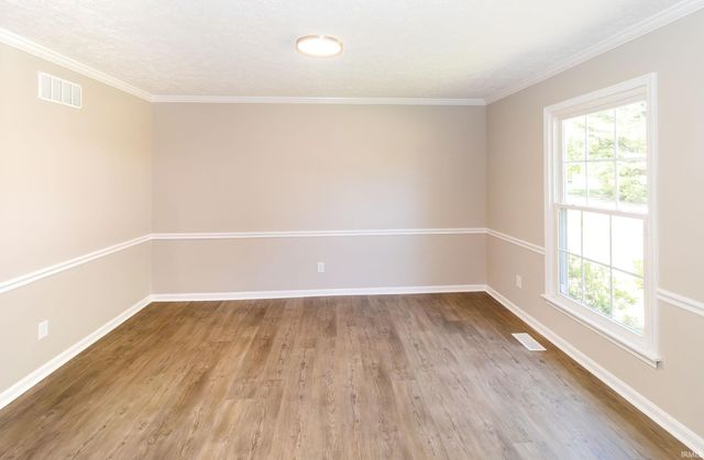 6301 E Oak Street, Evansville, IN 47715