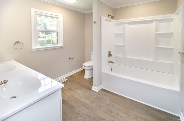 6301 E Oak Street, Evansville, IN 47715