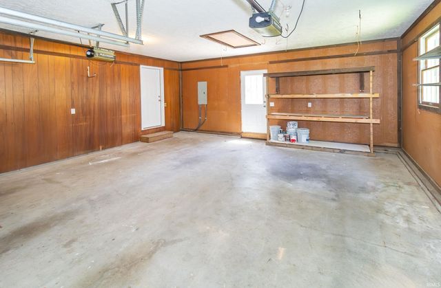 6301 E Oak Street, Evansville, IN 47715