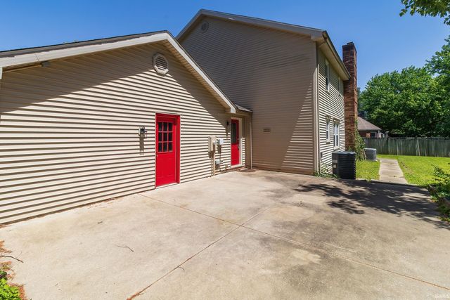 6301 E Oak Street, Evansville, IN 47715